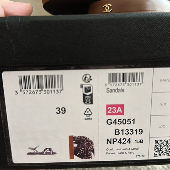 Chanel BRAND NEW w BOX chain rope sandals size 39 interlocking CC charms - Picture 9 of 9